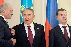 Янукович через месяц встретится с Путиным, Лукашенко и Назарбаевым