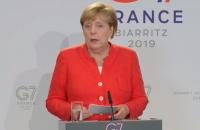 Меркель повідомила про підготовку саміту "нормандської четвірки" в Парижі
