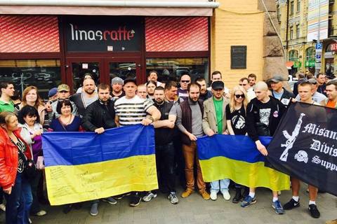 Поліція відкрила справу через погрози націоналістів працівникам ліванського кафе в Києві