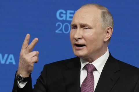 Путін назвав окупацію Криму і війну в Україні наслідком "агресивної політики НАТО"