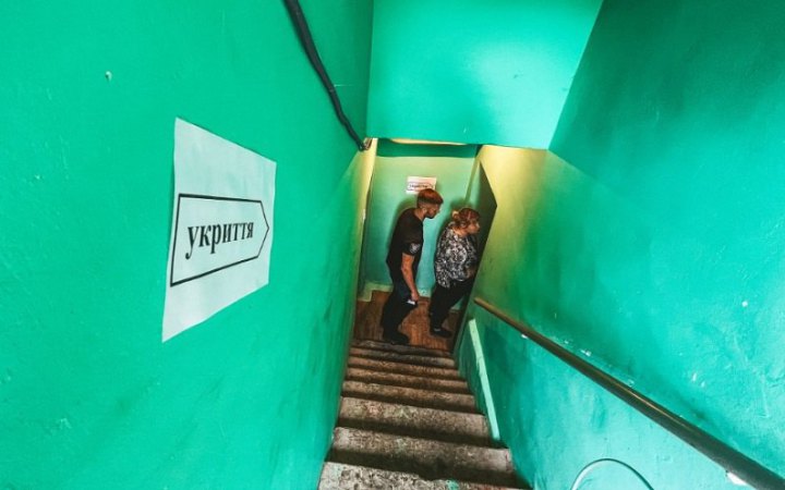 Влада Києва пояснила, як потрапити до укриттів у школах ​