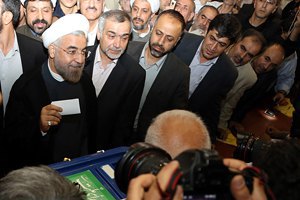 Новоизбранный президент Ирана официально принял присягу
