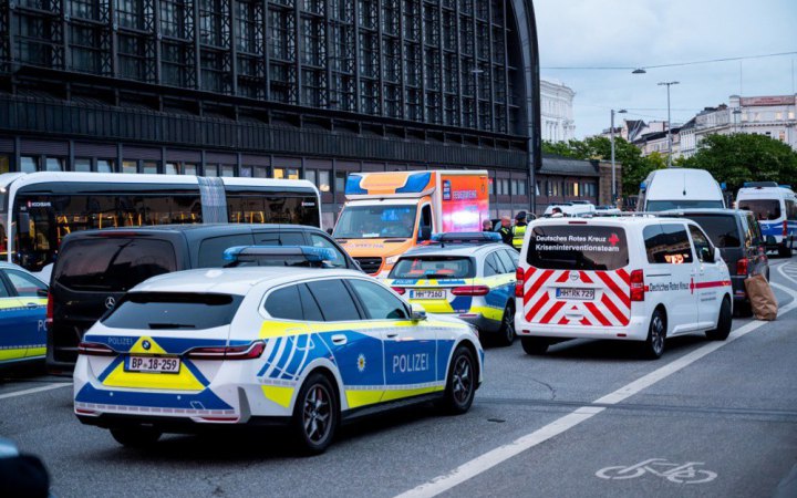 Кількість поранених унаслідок нападу з ножем у Гамбурзі зросла, затримали підозрювану