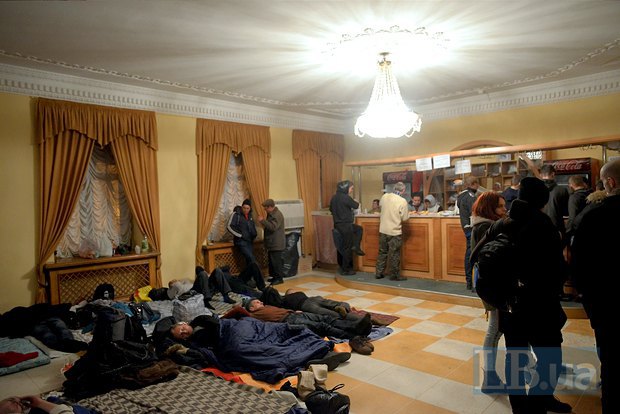 Протестующие ночуют в стенах Киевсовета