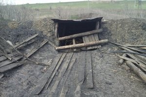 В копанке на Донбассе погиб шахтер, четырех спасли, еще одного ищут (обновлено)
