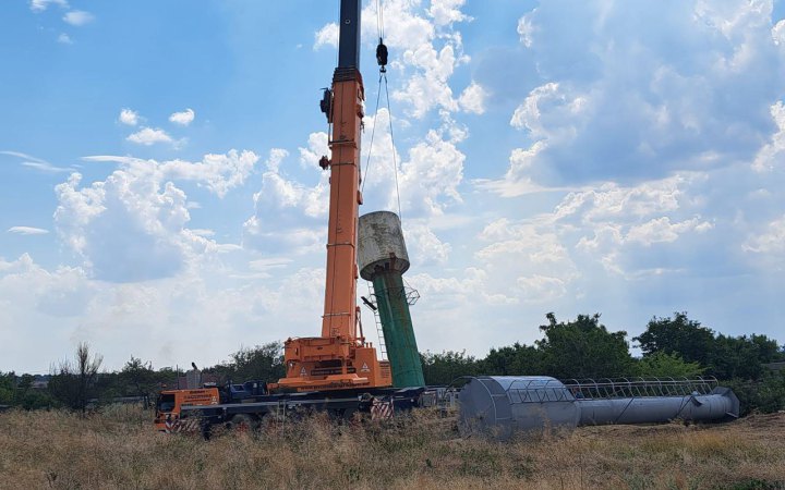 На Херсонщині за підтримки благодійників встановили водонапірну башту