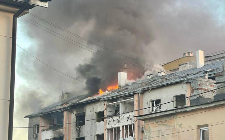 У Львові уламки ракет впали на багатоквартирні будинки