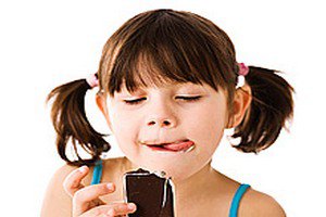 Любовь ребенка к сладкому - совершенно нормальное явление