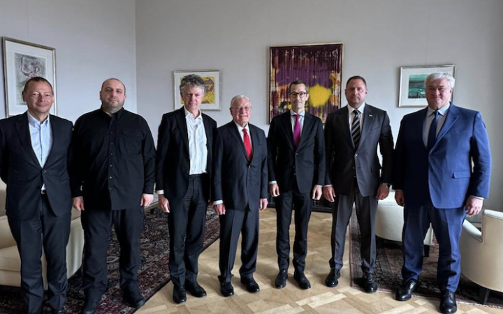 Узгодили позиції перед розмовою з росіянами: українська делегація зустрілася в Стамбулі з Келлогом і представниками країн ЄС