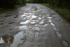 1700 км дорог в Украине потеряли несущую способность
