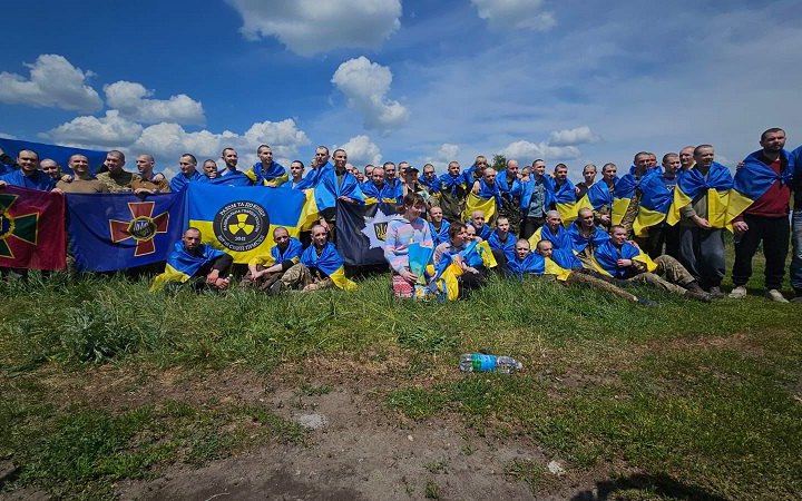 Україна повернула 75 людей із російського полону