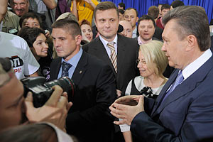 ​Янукович хочет от журналистов честного разговора