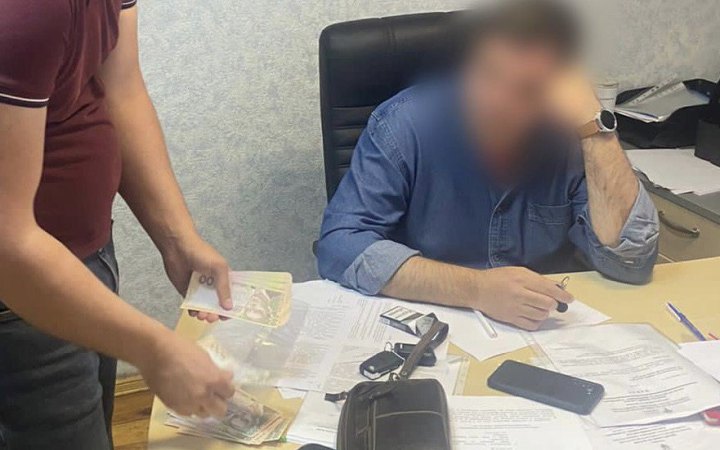 Прокуратура заявила про затримання директора столичного “Гідропарку” на хабарі за дозвіл на розміщення каруселей