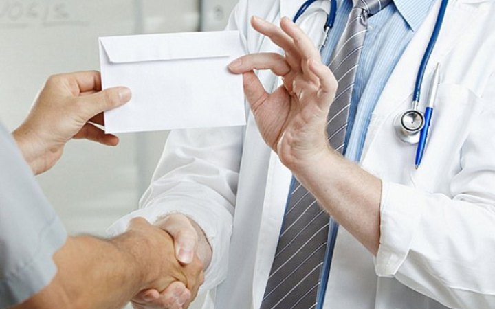 На Миколаївщині завідувач відділення лікарні із приятелем "допомагали" уникати мобілізації 