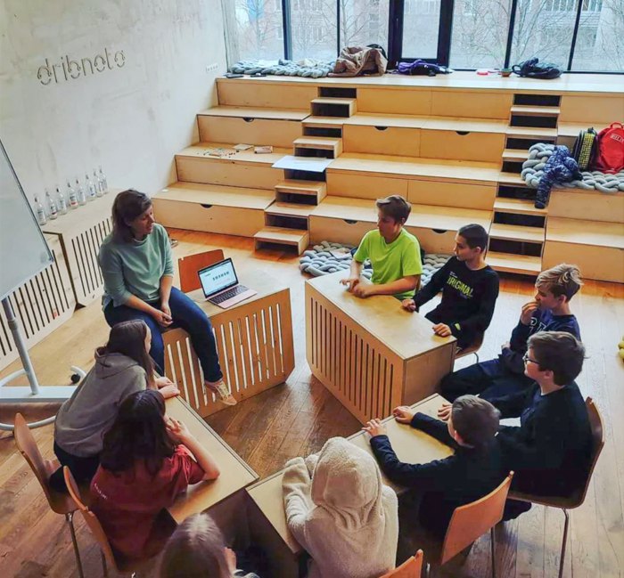 Оксана Архипчук під час зустрічі з молоддю