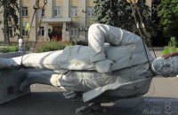 Тука предложил "ЛНР" забрать себе демонтированные памятники Ленину