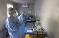 Количество инфицированных коронавирусом в Украине превысило 100 тысяч человек