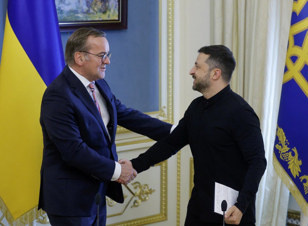 Президент України Володимир Зеленський і міністр оборони Німеччини Борис Пісторіус під час пресконференції після зустрічі в
Києві, 12 червня 2025 року.