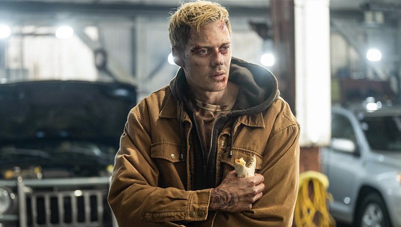 Кадр з фільму «Під замком».