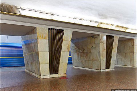Станция метро "КПИ" в Киеве не работала на вход около часа из-за поломки эскалатора