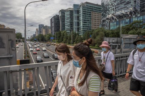 У Китаї через новий спалах ковіду перевіряють мільйони жителів країни