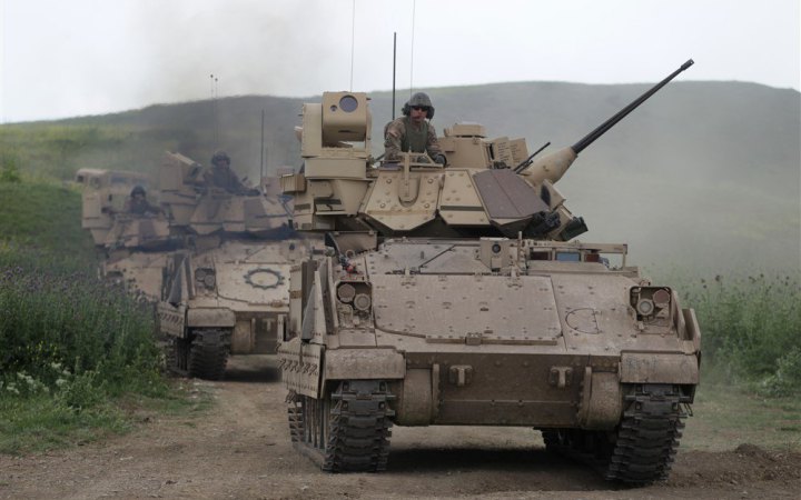 Держдепартамент США схвалив продаж Україні БМП Bradley 