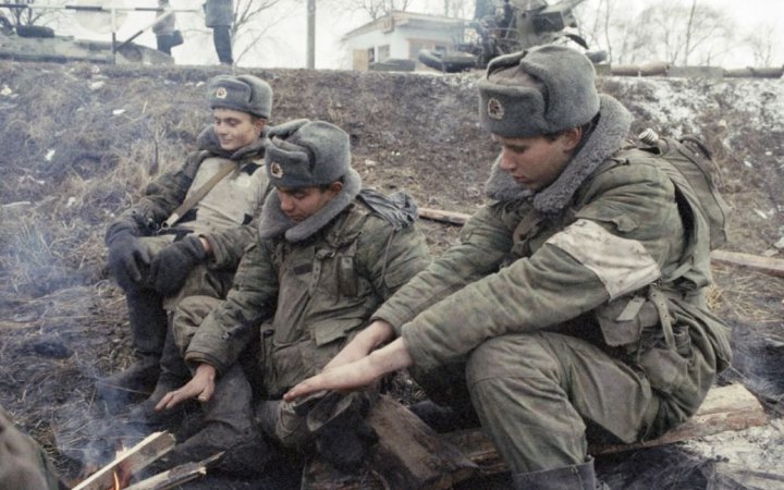 Міноборони України закликало російських солдатів лишати брудні окопи й бігти до РФ допомагати обом сторонам конфлікту