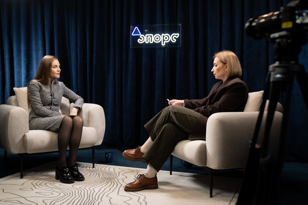 Олена Сотник і Ольга Айвазовська