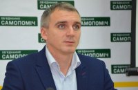 У Миколаєві кандидат у мери від "Самопомочі" вклинився між двома екс-регіоналами