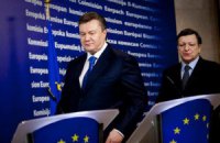 Янукович запевнив Баррозу, що не має наміру запроваджувати НС