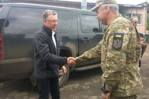 Волкер провел встречу с командующим ООС Наевым на Донбассе