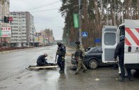 Поліцейські та рятувальники під обстрілами вивезли з Ірпеня тіла 14 вбитих росіянами мирних жителів 