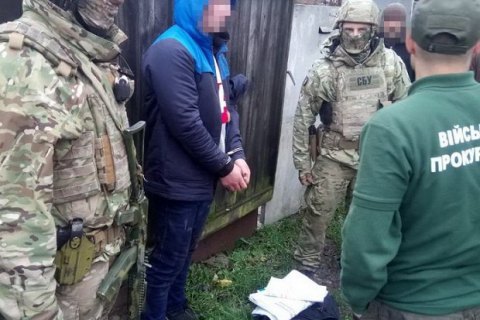 В Житомире задержали военных-контрактников по подозрению в продаже взрывчатки