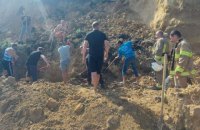 На Одещині стався зсув ґрунту на березі моря, рятувальники шукають можливих постраждалих