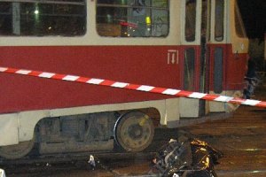 В Харькове иномарка столкнулась с троллейбусом