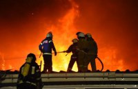 На фабрике вблизи Одессы произошел масштабный пожар