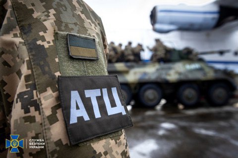 В аэропорту "Антонов" обезвредили "террористов", захвативших самолет