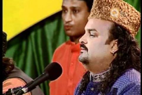 В Пакистане исламисты застрелили известного певца 