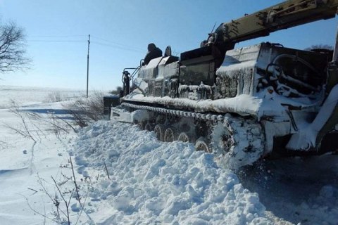 ​В Одесской области к расчистке дорог привлекли военную технику