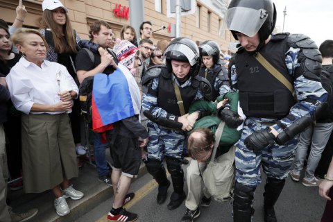 Опубліковано список понад 800 затриманих на антикорупційній акції в Москві