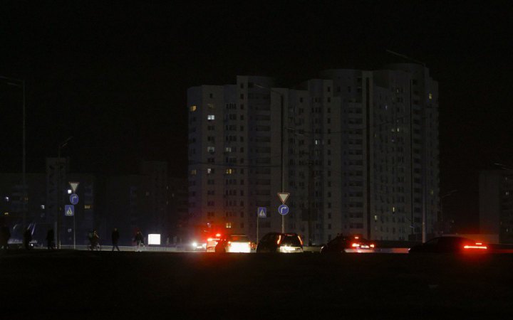 Справедливості не буде. Чому одні області живуть за суворими графіками, а інші постійно зі світлом