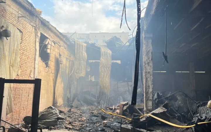 Росіяни знищили депо та відділення "Нової пошти" в Ізюмі на Харківщині