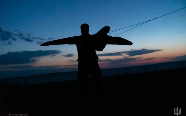 Росіяни заявили про масовану дронову атаку у шести їхніх регіонах (доповнено)