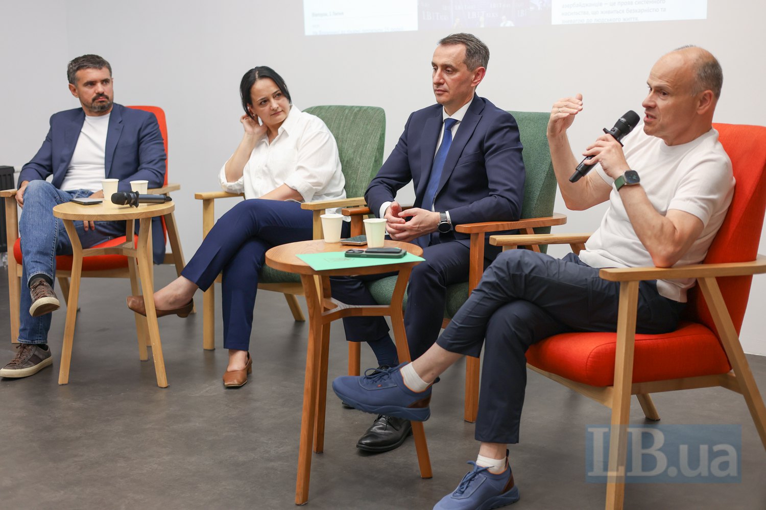 Ihor Liski, Nataliya Husak, Viktor Lyashko, Mykhaylo Radutskyy (right) during the discussion