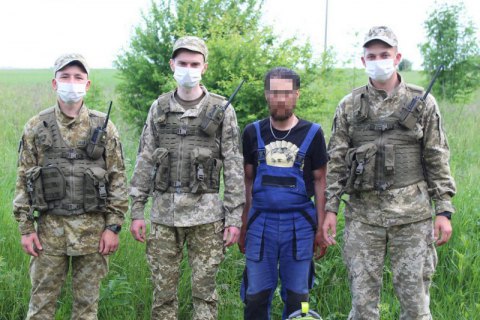 Пограничники задержали велосипедиста, который ехал из Чехии в Казахстан