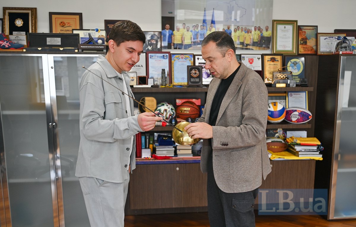 Вадим Гутцайт проводить експрескурс з фехтування 