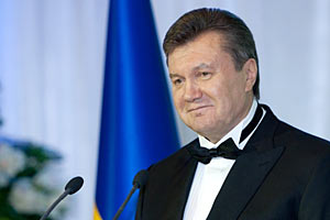 Одноклассник Януковича посвятил ему стихи