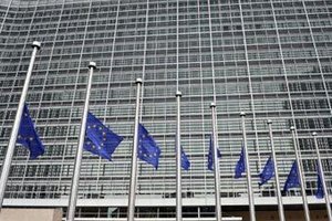 Єврокомісія стурбована подіями в Угорщині та Румунії