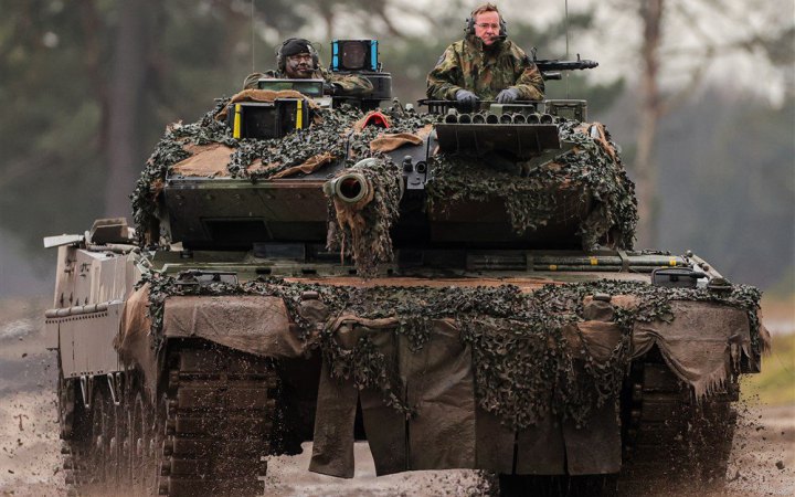 Шольц підтвердив передачу танків Leopard Україні