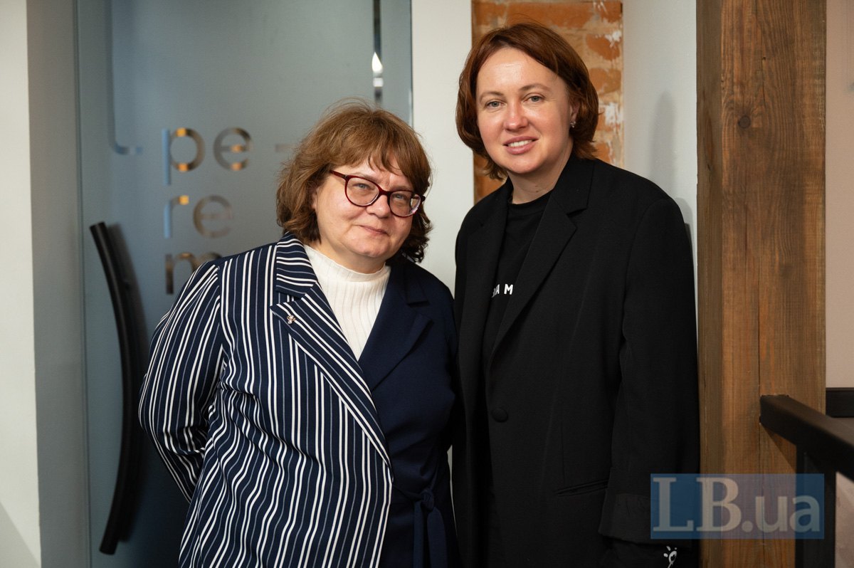 Марина Сингаївська, заступниця головного редактора LB.ua (ліворуч) та Катерина Загорій, директорка ради директорів компанії «Дарниця»
